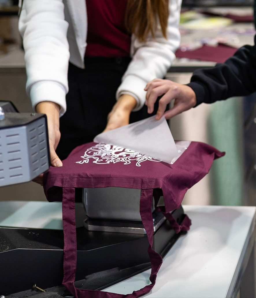 Voorbeeld van een DTF-transfer op textiel